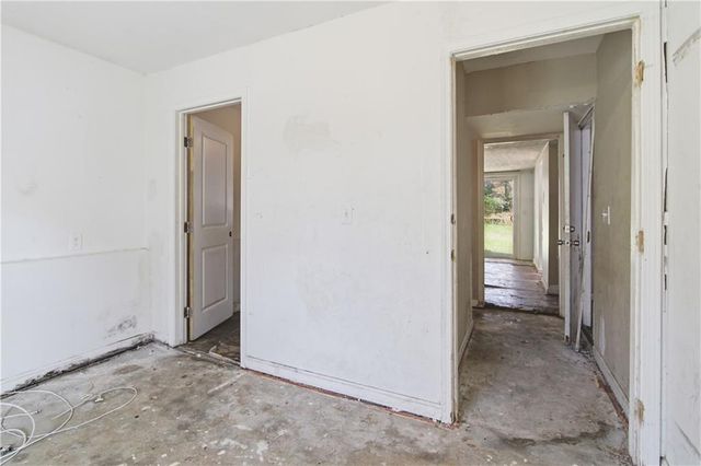 917 Lake Watch Drive, Stone Mountain, GA 30088