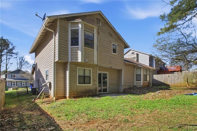 917 Lake Watch Drive, Stone Mountain, GA 30088