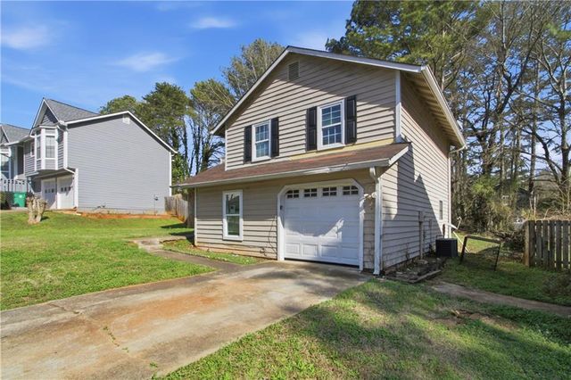 917 Lake Watch Drive, Stone Mountain, GA 30088