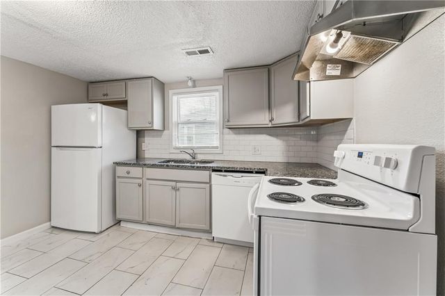 808 S SAVAGE Street, Independence, MO 64050