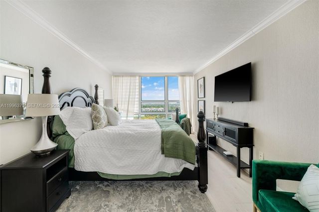 600 NE 36th ST 1414, Miami, FL 33137