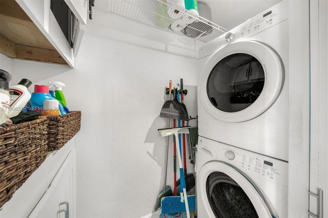 600 NE 36th ST 1414, Miami, FL 33137