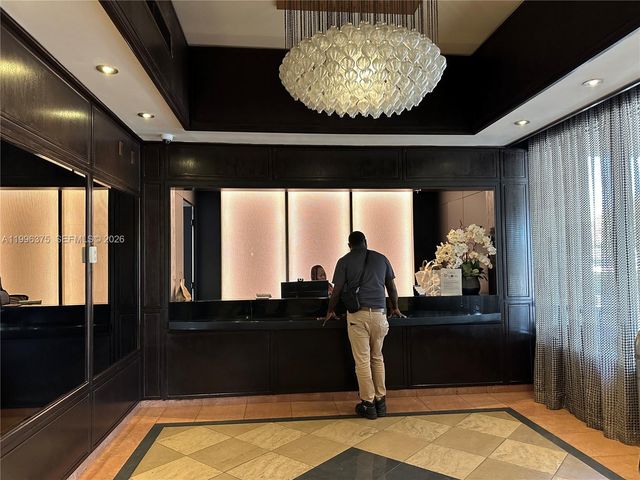 600 NE 36th ST 1414, Miami, FL 33137