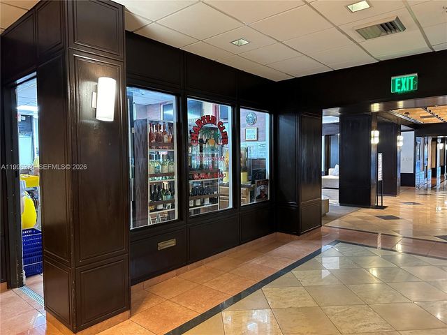 600 NE 36th ST 1414, Miami, FL 33137