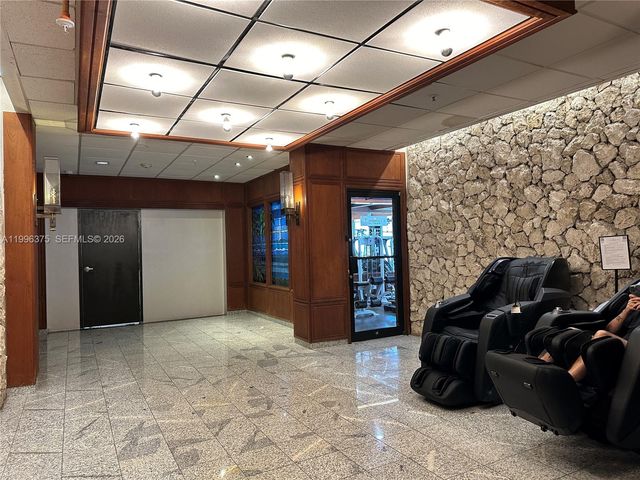 600 NE 36th ST 1414, Miami, FL 33137