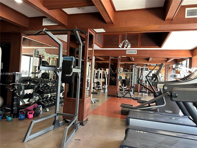 600 NE 36th ST 1414, Miami, FL 33137