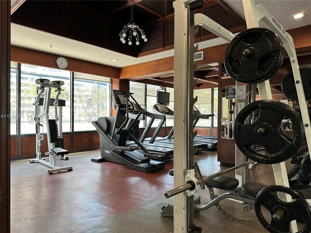 600 NE 36th ST 1414, Miami, FL 33137