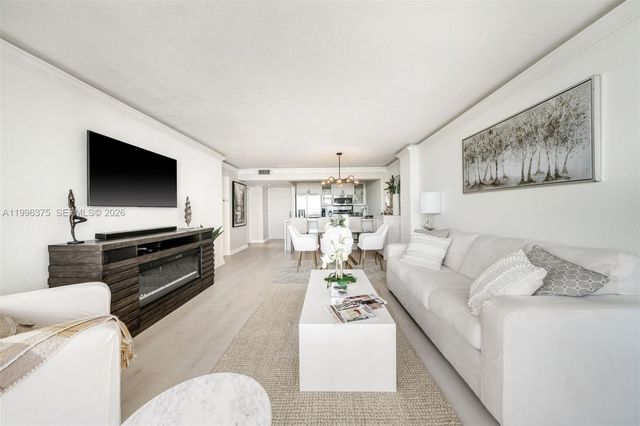 600 NE 36th ST 1414, Miami, FL 33137