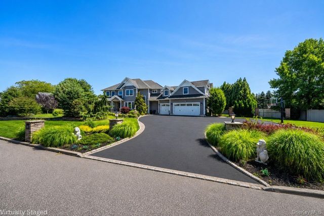 30 Hampton Drive, Center Moriches, NY 11934