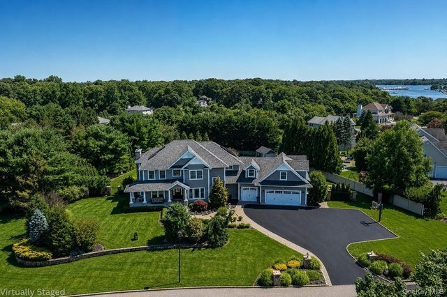 30 Hampton Drive, Center Moriches, NY 11934