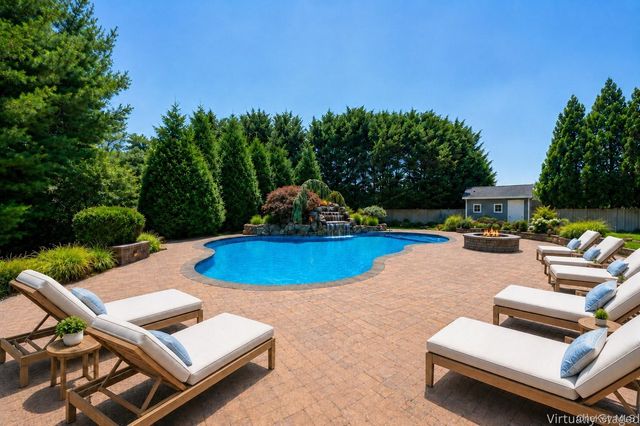 30 Hampton Drive, Center Moriches, NY 11934