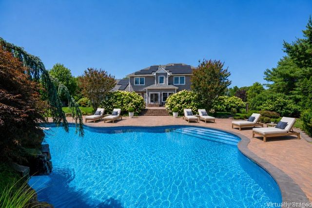 30 Hampton Drive, Center Moriches, NY 11934