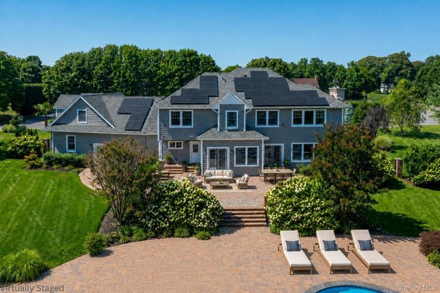 30 Hampton Drive, Center Moriches, NY 11934