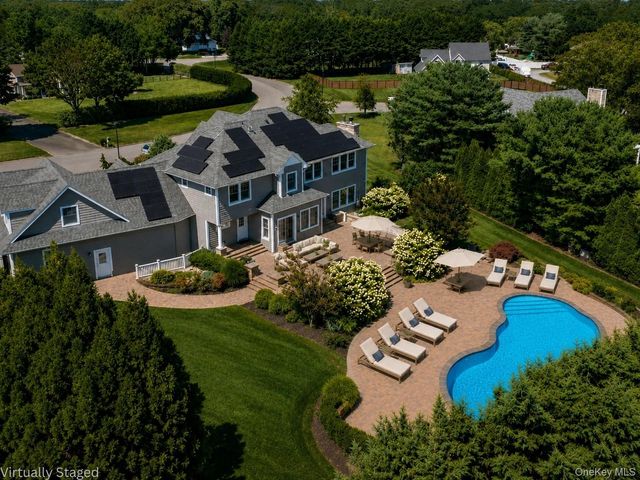 30 Hampton Drive, Center Moriches, NY 11934