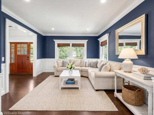 30 Hampton Drive, Center Moriches, NY 11934