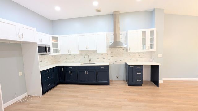 790 NW 42nd Place, Deerfield Beach, FL 33064