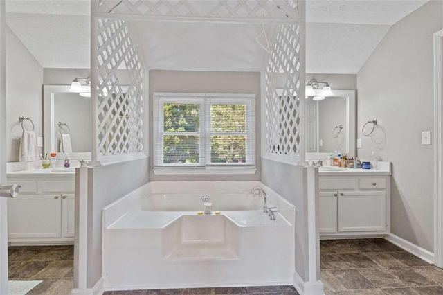 359 Scenic Lane, Auburn, GA 30011