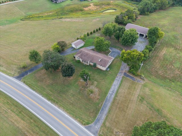7559 Scottsville Rd, Lafayette, TN 37083