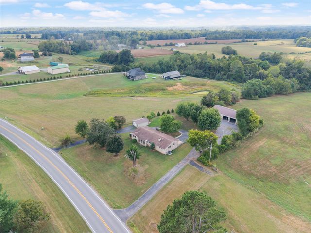 7559 Scottsville Rd, Lafayette, TN 37083