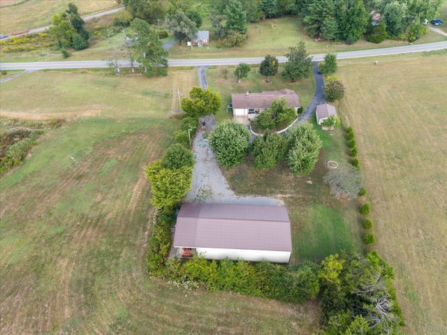 7559 Scottsville Rd, Lafayette, TN 37083