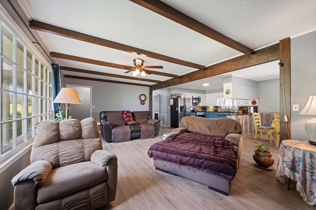 7559 Scottsville Rd, Lafayette, TN 37083