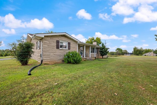 7559 Scottsville Rd, Lafayette, TN 37083