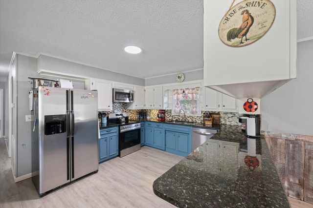 7559 Scottsville Rd, Lafayette, TN 37083