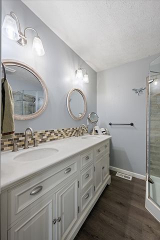 7559 Scottsville Rd, Lafayette, TN 37083