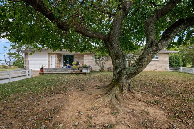 7559 Scottsville Rd, Lafayette, TN 37083