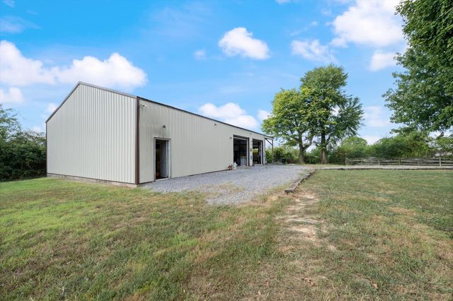 7559 Scottsville Rd, Lafayette, TN 37083