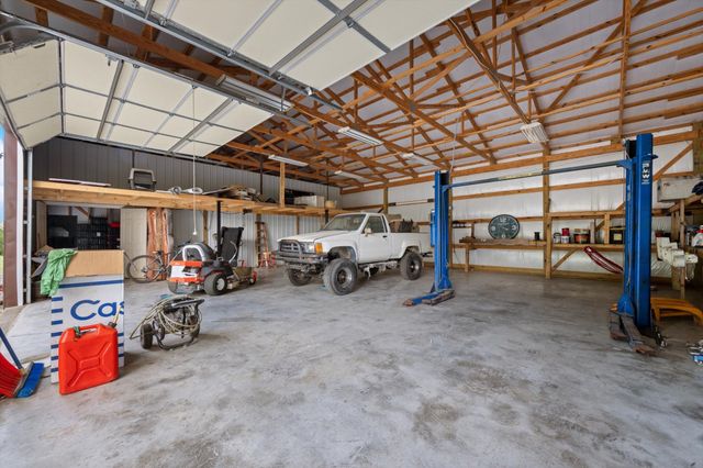 7559 Scottsville Rd, Lafayette, TN 37083