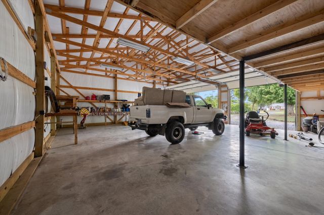 7559 Scottsville Rd, Lafayette, TN 37083