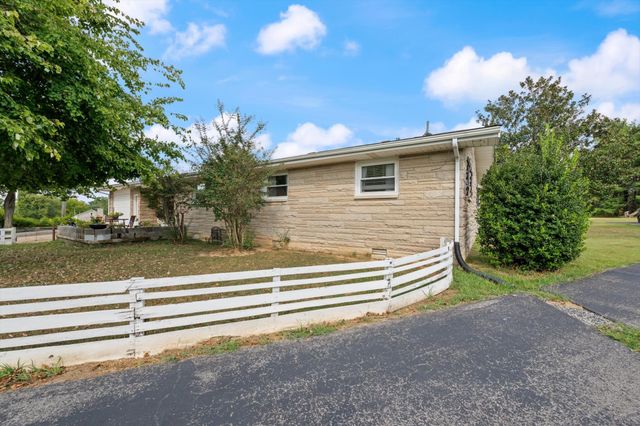 7559 Scottsville Rd, Lafayette, TN 37083