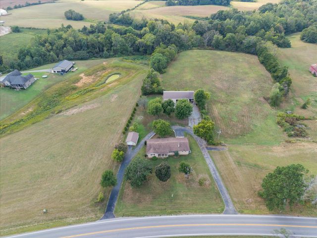 7559 Scottsville Rd, Lafayette, TN 37083