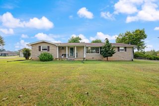 7559 Scottsville Rd, Lafayette, TN 37083