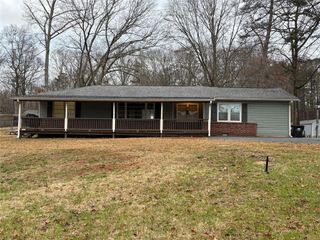 4749 COX SE Street, Acworth, GA 30101