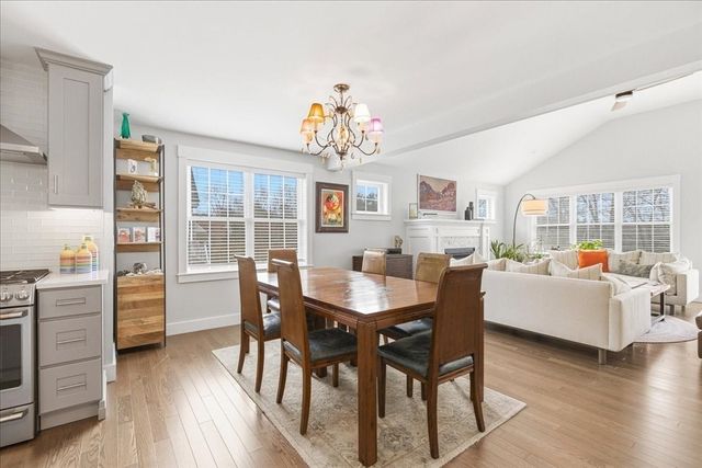 32 Pebble Beach Dr, Plymouth, MA 02360