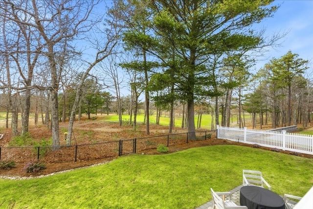 32 Pebble Beach Dr, Plymouth, MA 02360