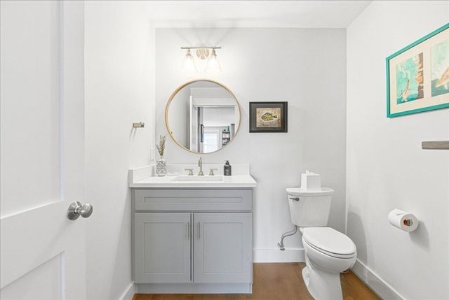 32 Pebble Beach Dr, Plymouth, MA 02360