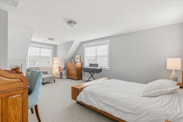 32 Pebble Beach Dr, Plymouth, MA 02360