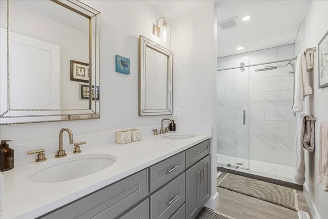 32 Pebble Beach Dr, Plymouth, MA 02360