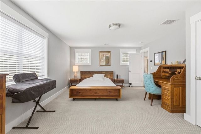 32 Pebble Beach Dr, Plymouth, MA 02360
