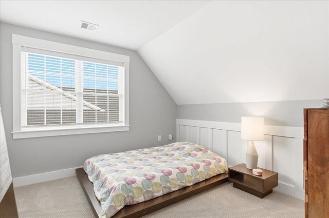 32 Pebble Beach Dr, Plymouth, MA 02360
