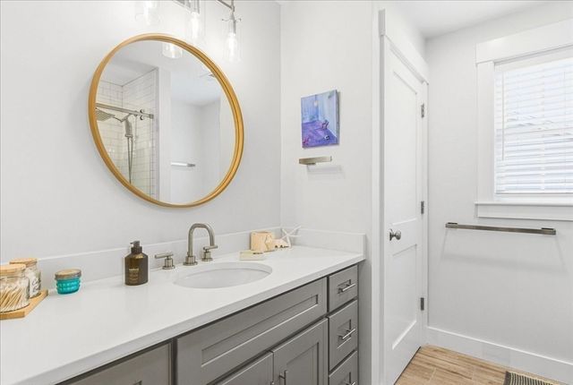 32 Pebble Beach Dr, Plymouth, MA 02360