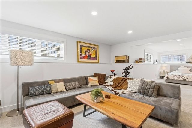 32 Pebble Beach Dr, Plymouth, MA 02360