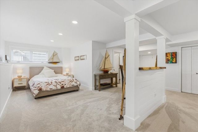32 Pebble Beach Dr, Plymouth, MA 02360