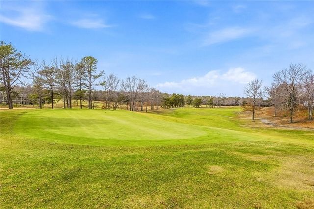32 Pebble Beach Dr, Plymouth, MA 02360