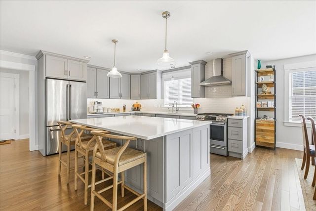 32 Pebble Beach Dr, Plymouth, MA 02360