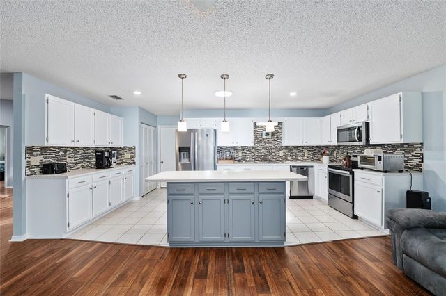 9820 SW 89TH TERRACE E, Ocala, FL 34481