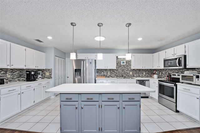 9820 SW 89TH TERRACE E, Ocala, FL 34481